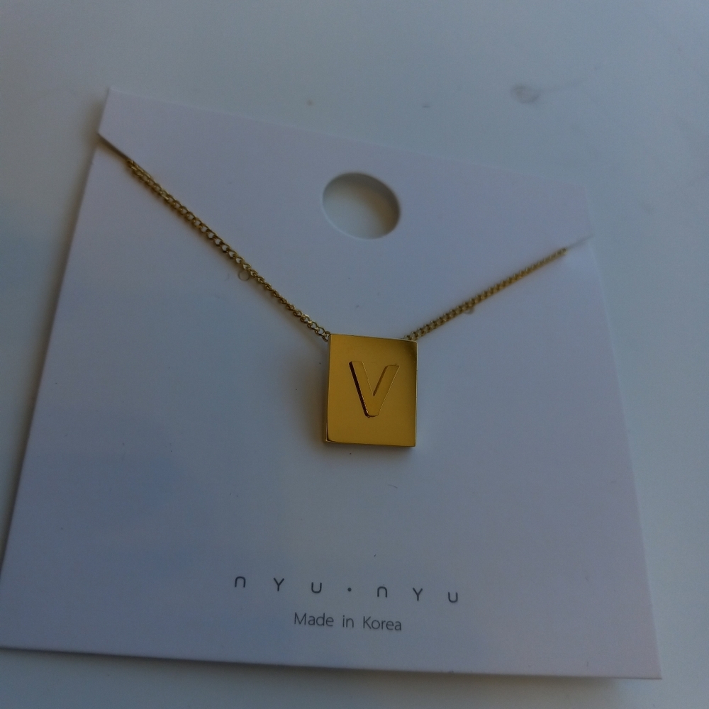 Super High Polished Block Initial (V) Monogram 18… - image 2